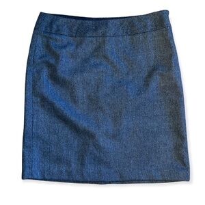Eddie Bauer business skirt womens size 10, color is gray